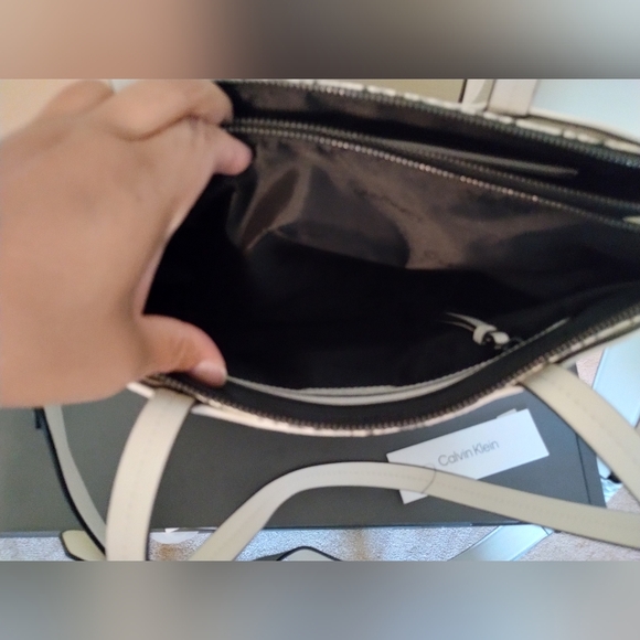CALVIN KLEIN, "Chrome" Classic Tote - NWTs - Picture 5 of 9